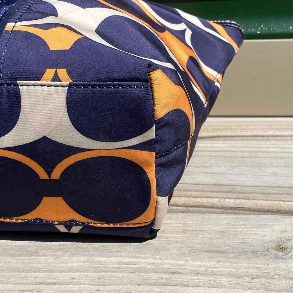 Coach Signature Stripe Linear Signature Tote Navy Multi Patent Trim F23908